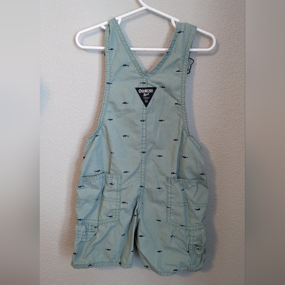 OshKosh Shark Print Shortall Size 3T - Picture 6 of 6